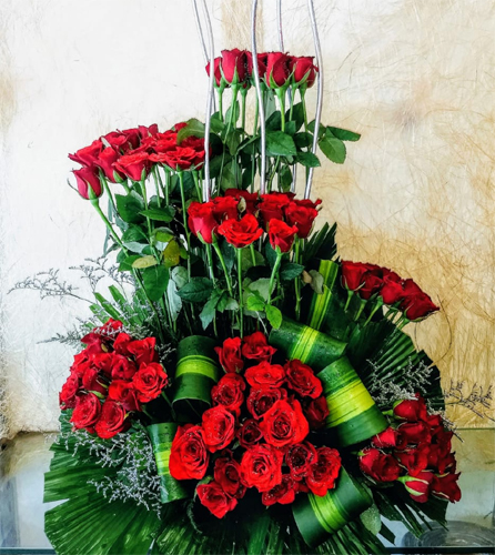 One Side Arrangment of 100 Red Roses