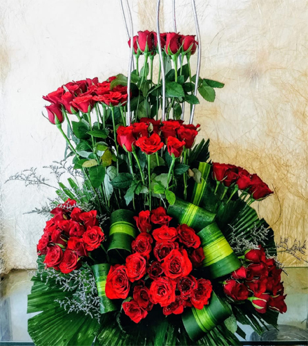 send flower Palam VillageOne Side Arrangment of 100 Red Roses