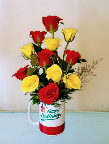 Roses in Coffee Mug (Only For Delhi)