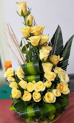 send flower Ashram Delhi25 Yellow Roses Arrangement