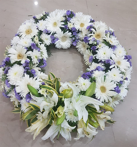 Medium Size Wreath of Mix Flowers